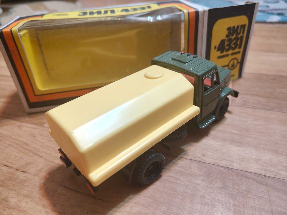 Коллекционное авто ЗИЛ-4331Ц
