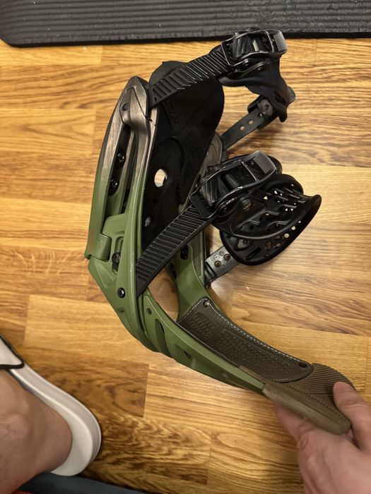 Vand legaturi burton malavita model 2019 est M