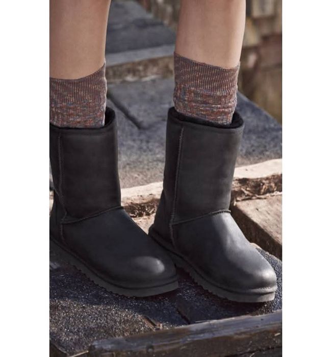 Cizme UGG Classic Short Leather, piele naturală, negre, mărimea 36
