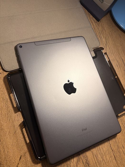 iPad Air generatia 3 Wifi+ Cellular 64gb