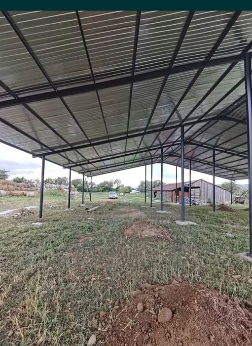 Vând saivan de oi sau vaci și hale metalice 20X50