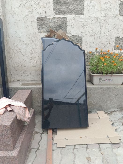 Ескерткіш тастар. Памятники