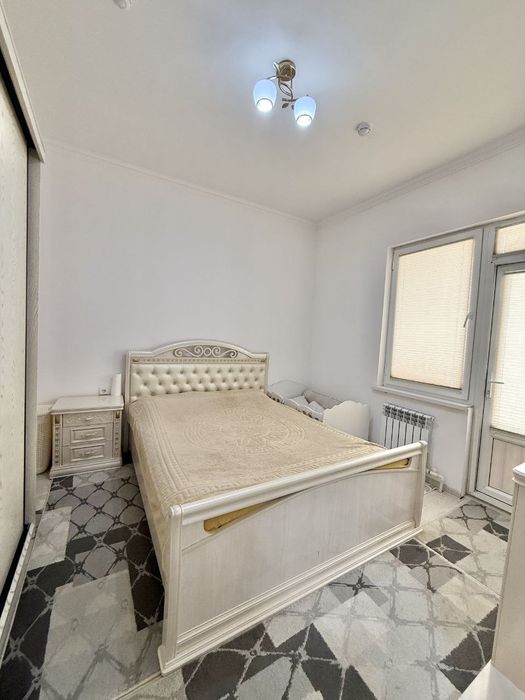 Olmos navostroyka sotiladi. 70m²