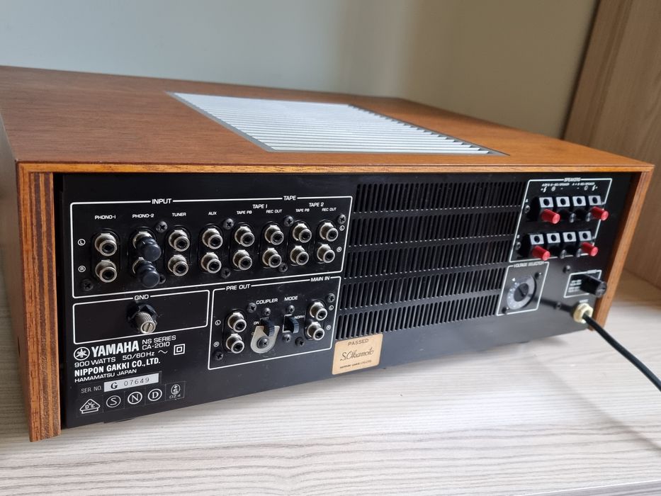 YAMAHA CA-2010 Natural Sound Integrated Stereo Amplifier