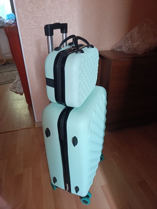 Продам обсалютно новый чимодан