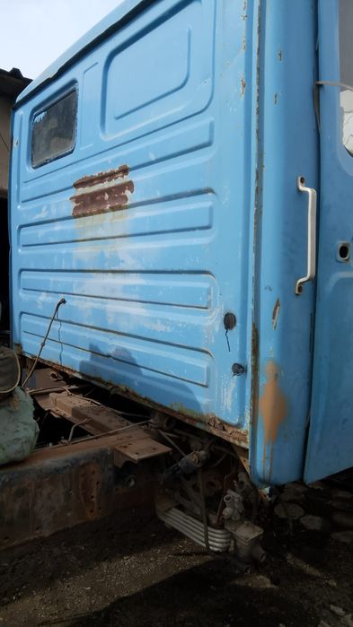 Продам голую кабину Зил 4331