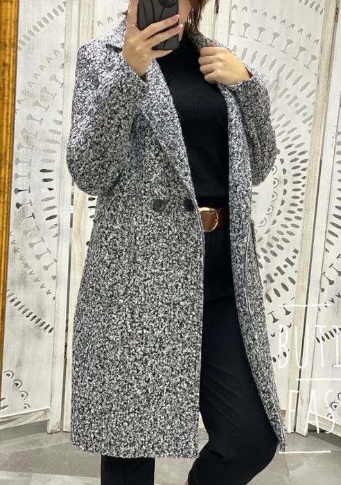 Palton stofă buclata, Italia. Sezon nou