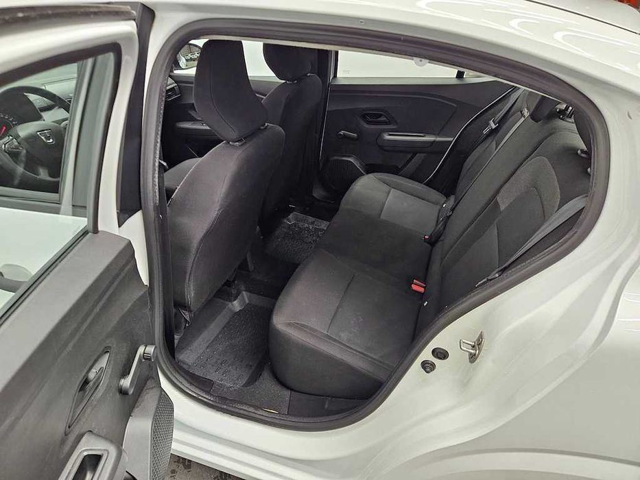 Logan TCe90 essential