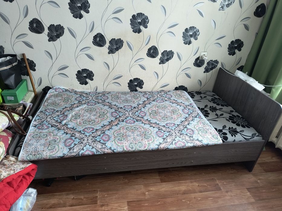 Кровать односпалка с матрасом