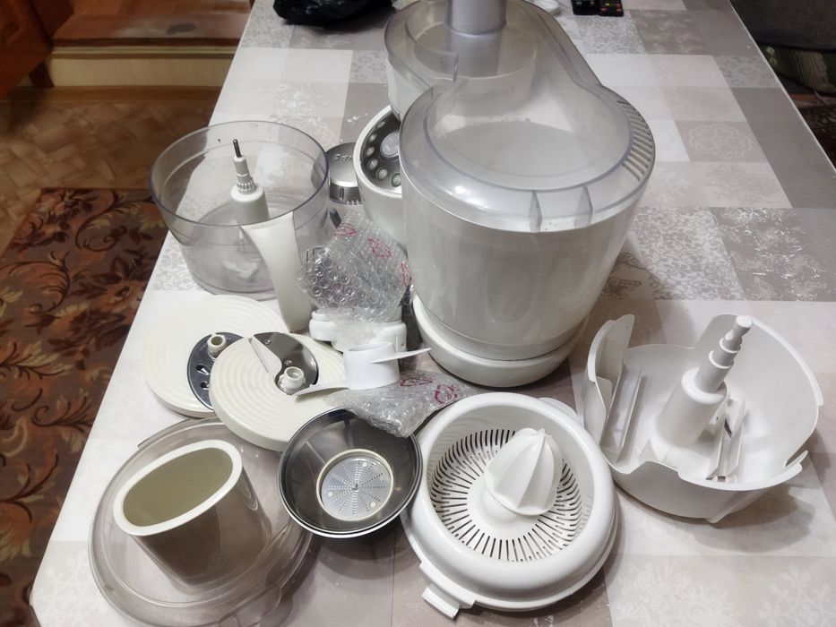 Продам кухонный комбайн