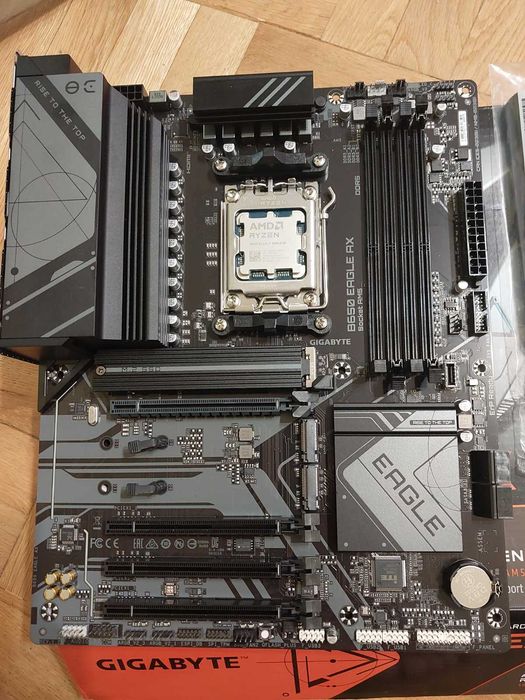 AMD Ryzen 7 7800X3D + Gigabyte B650 Eagle AX Wi-Fi 6E Rev. 1.2