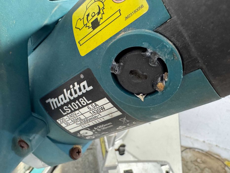 Циркуляр пендула - Makita 1430 W/260mm / LS1018L