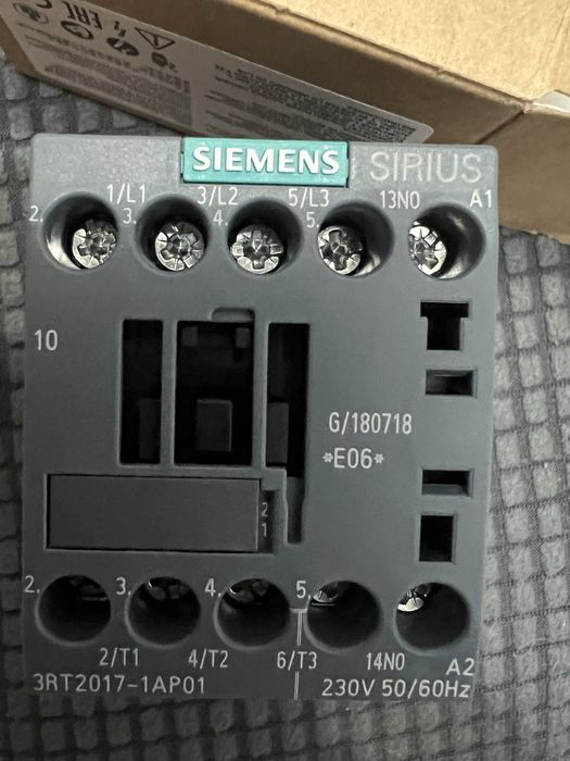 Контактор SIEMENS