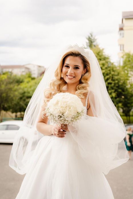Vand rochie de mireasa