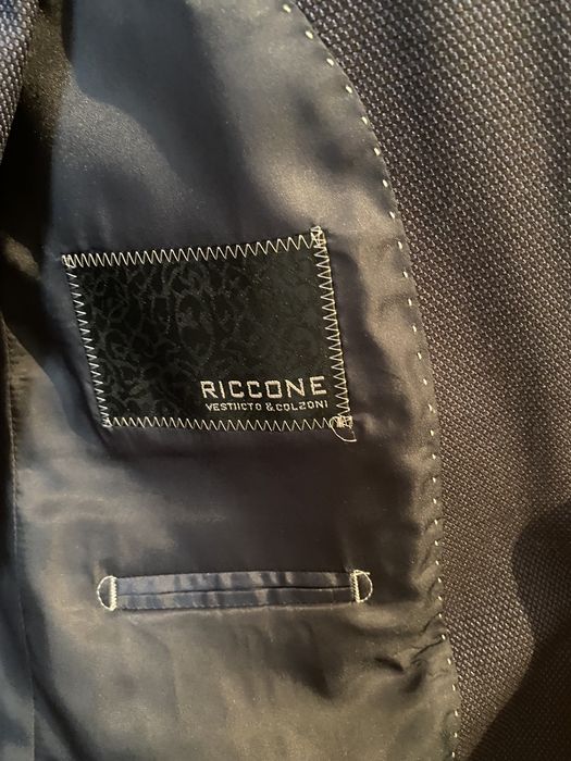 Продам костюм в хорошем состоянии