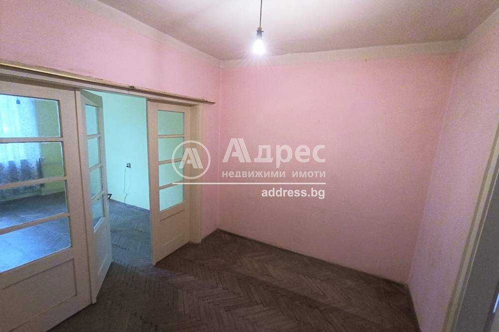 Продава се Тристаен апартамент в Разград, Център - 79 кв.м за 956 €/кв.м - Снимка #2