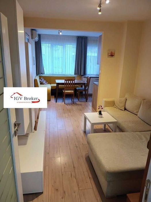 Дава се под наем Тристаен апартамент в София, Център - 100 кв.м за 698.19 € - Снимка #1
