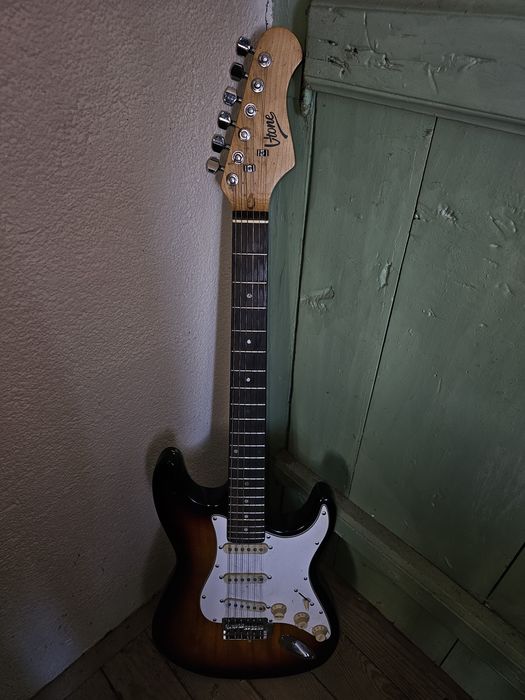 Vtone Strat-style SSS, електрическа китара