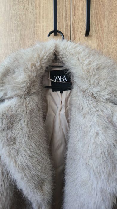 Пухено палто Zara