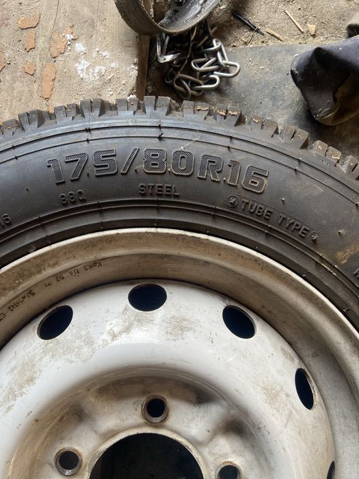 Продам новая резина 120к в отличном состоянии