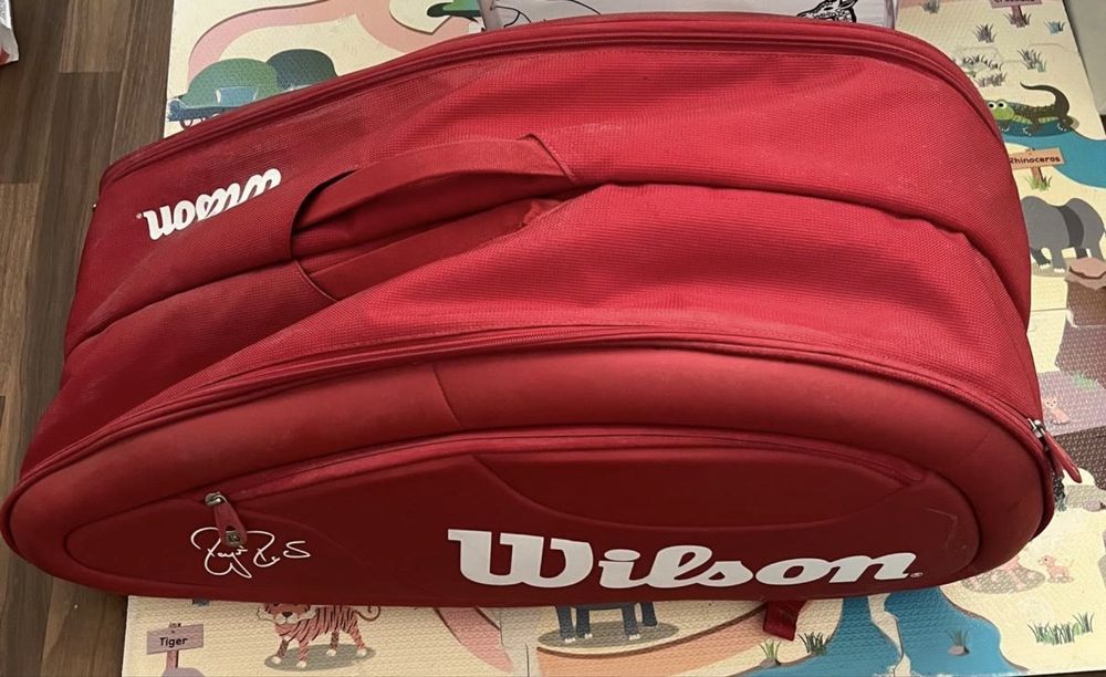 Geantă tenis WILSON  ediție limitată FEDERER DNA 12 RACHETE