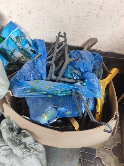 Коробка с вешкалками комплект