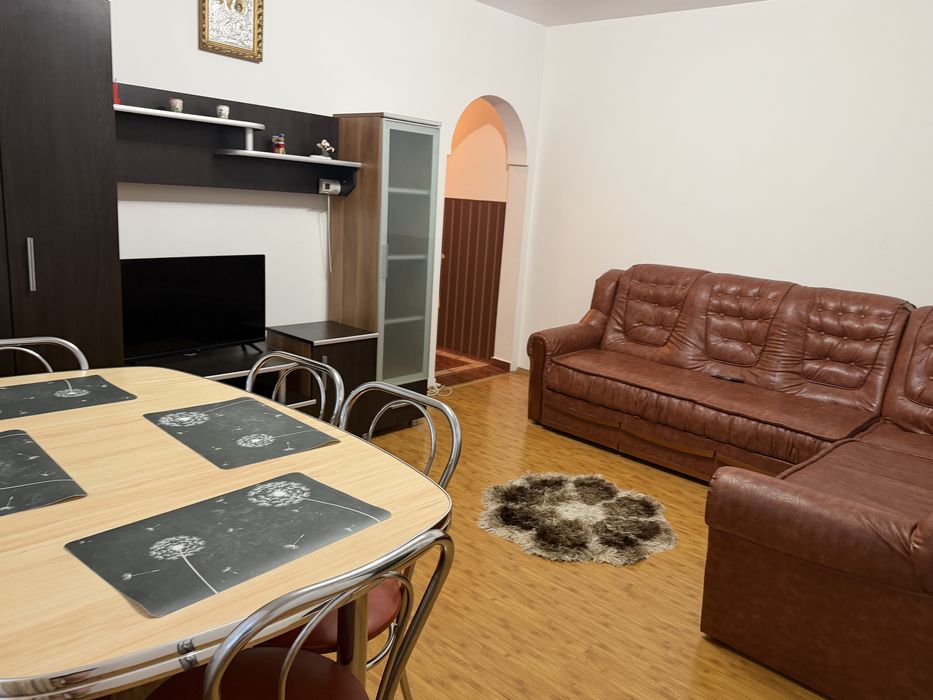 Inchiriez apartament micro IV