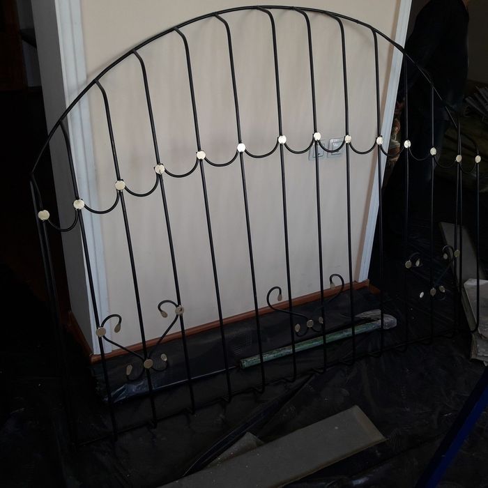 Решётки , перила , козырьки.