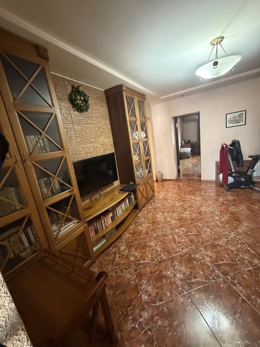 Сдам в аренду свою 2 ком квартиру в Цуме, напротив Сената Олий Мажлиса