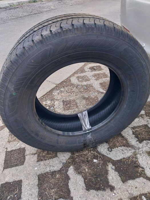 Нови гуми GOOD YEAR Efficient Grip 205/65/15 C -  4 бр.