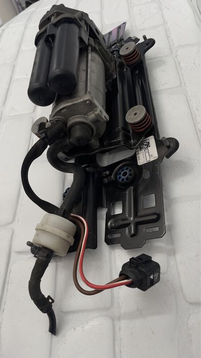 Компресор въздушно окачване AUDI Q5 SQ5 FY 80A616005E