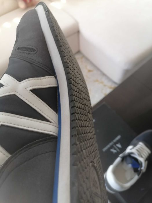 Armani - - топ състояние
 мъжки сникърси!!!