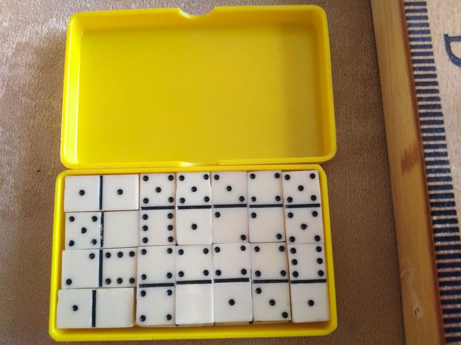 Ретро бакелитено домино