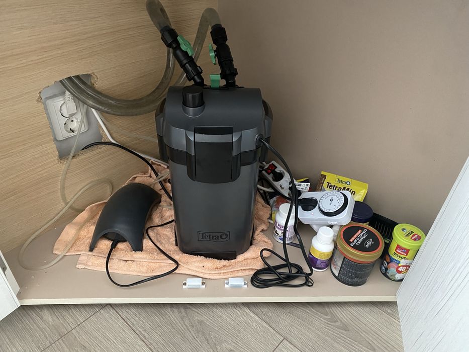 Acvariu de 250 l pe colt