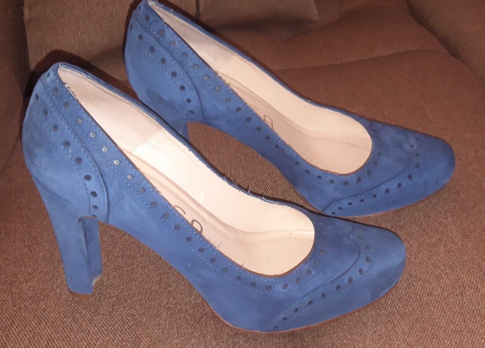 Страхотни дамски обувки Unisa – естествена кожа и естествен набук