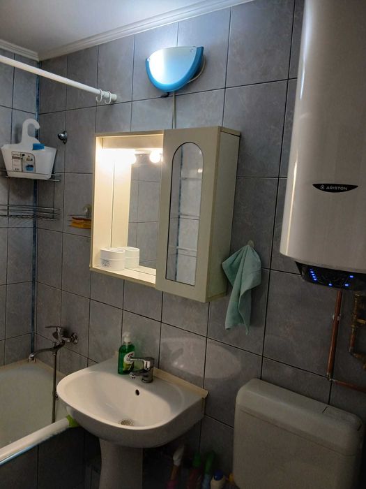 Inchiriere garsoniera direct proprietar particular Diham Chisinau Delfinului Pantelimon Mega Mall sector 2 spatioasa cu balcon  ieftina apa calda
