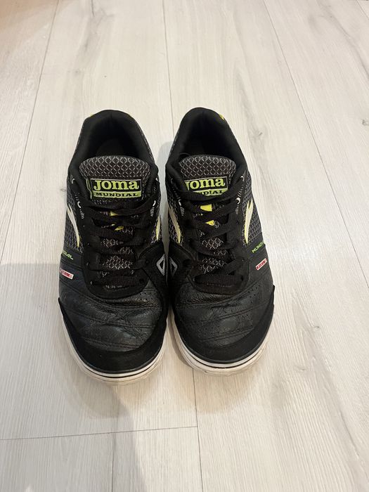 Футзалки в идеальном состоянии