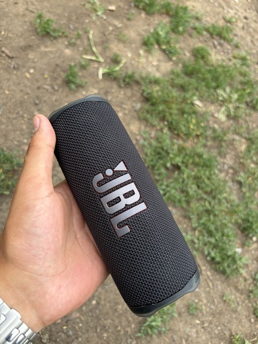 jbl flip 6 оригинал не рабочая!