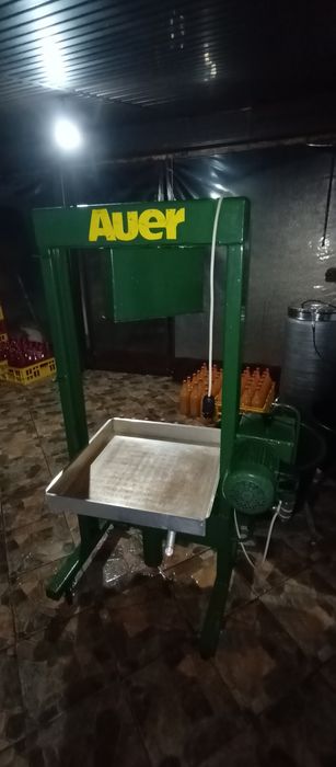 Presă hidraulică suc