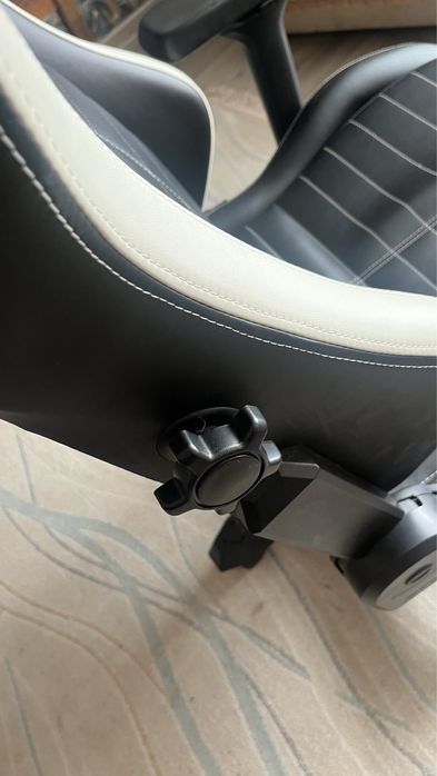 Кресло DxRacer Master игровое компьютерное