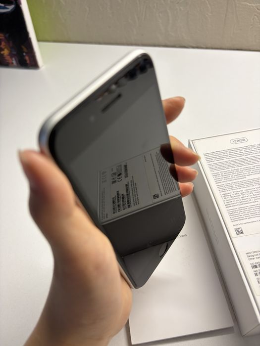 Iphone SE 2022 года 128gb