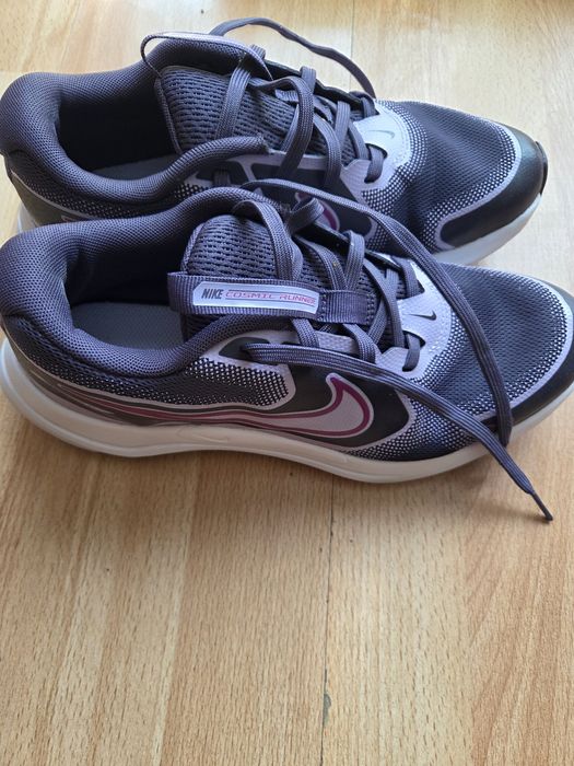 Дамски маратонки Nike