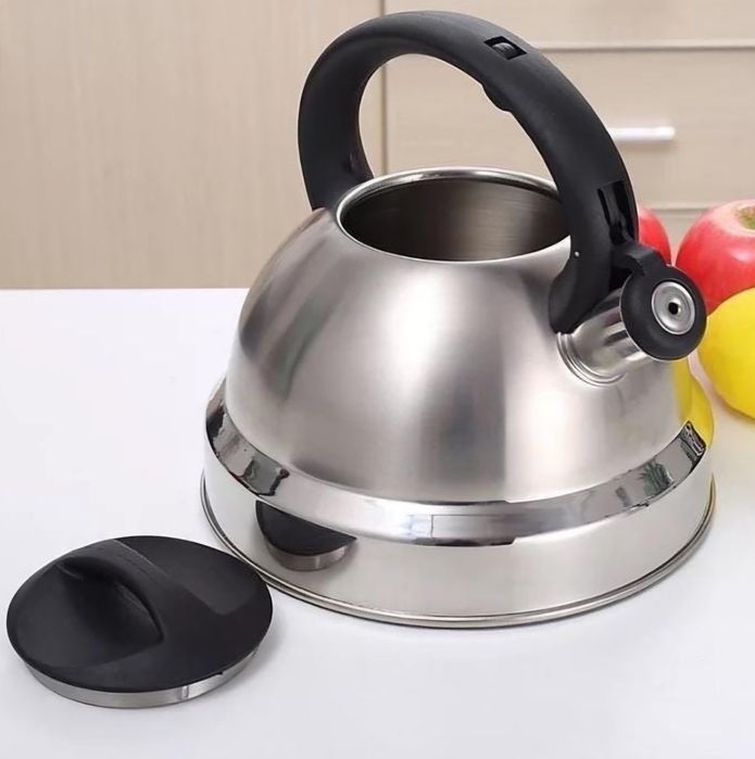 Продам чайник металлический.