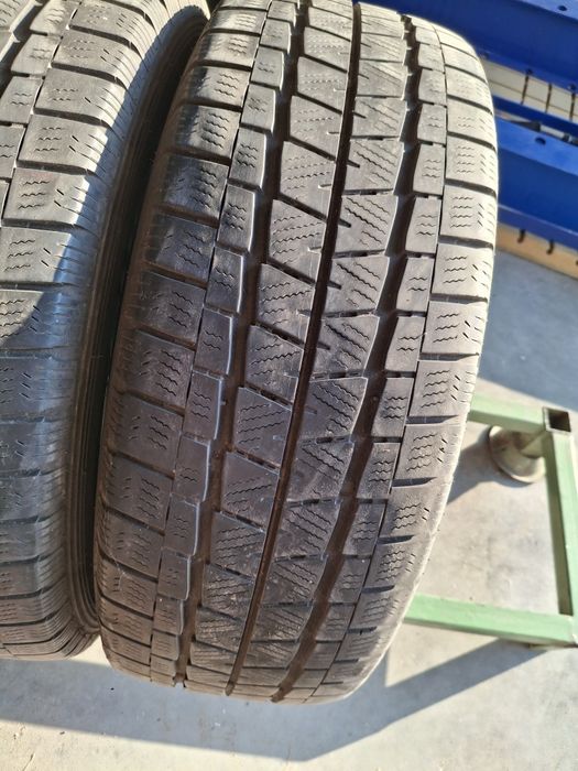 2 Anvelope M+S 235 65 r16C  Falken