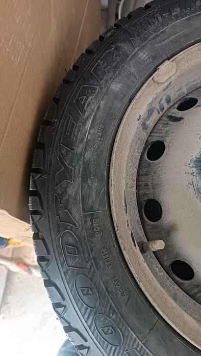 Продам бу зимние шины