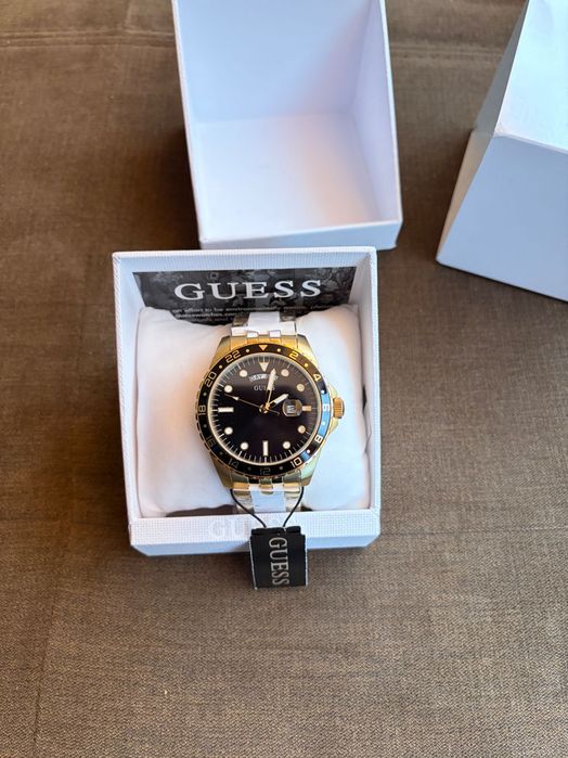 Чисто Нов Часовник GUESS