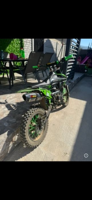 Se ofera spre vanzare un jrh 125 cc