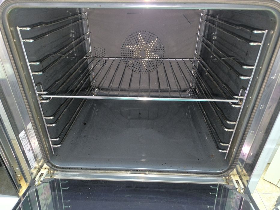 Фурна Miele H 2463 B - 76 литра.