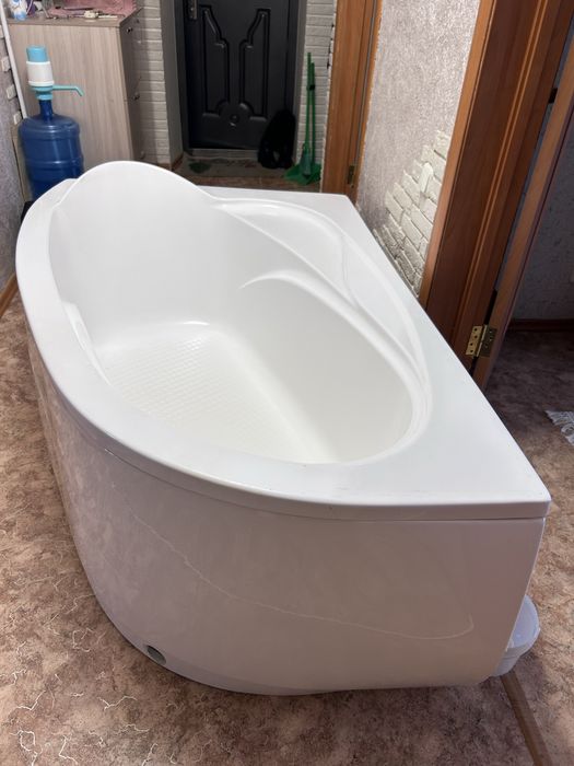 Продам ванну акриловую б/у