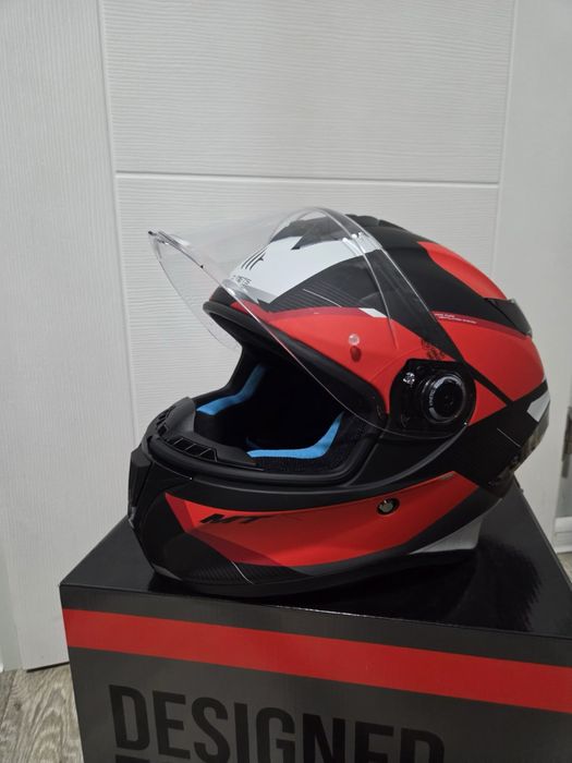 Продавам мото каска MT Helmets – размер S